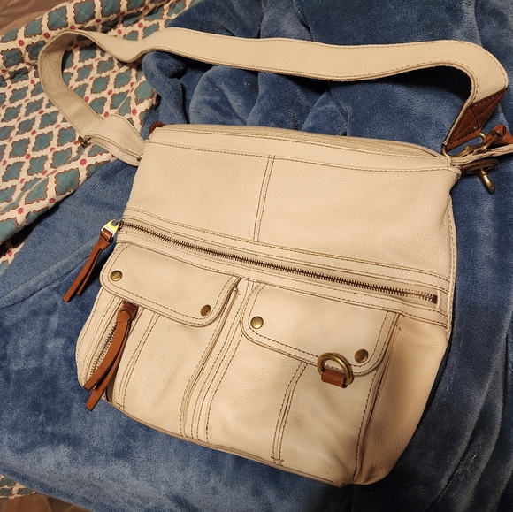 Fossil white crossbody purse - Picture 2 of 3